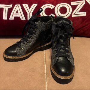 Maurice’s Stylish Black and Gray Lace-Up Boots size 7